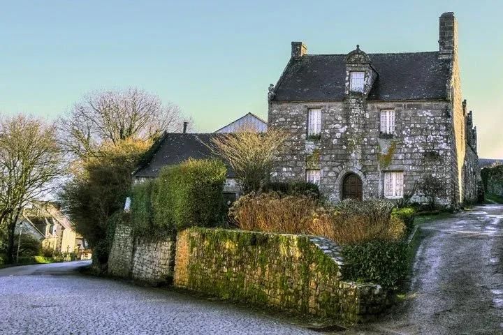maison ancienne ardoise bretagne