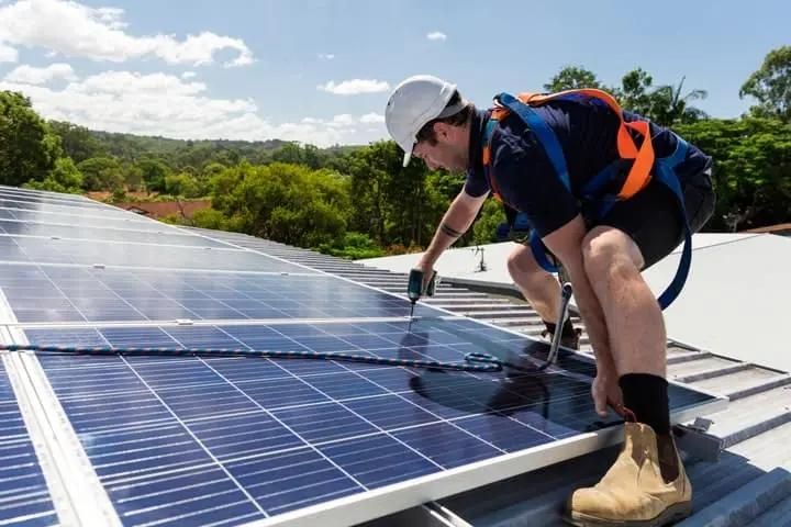 installateur panneaux solaires