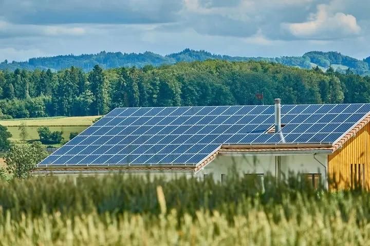 hangar photovoltaïque agricole