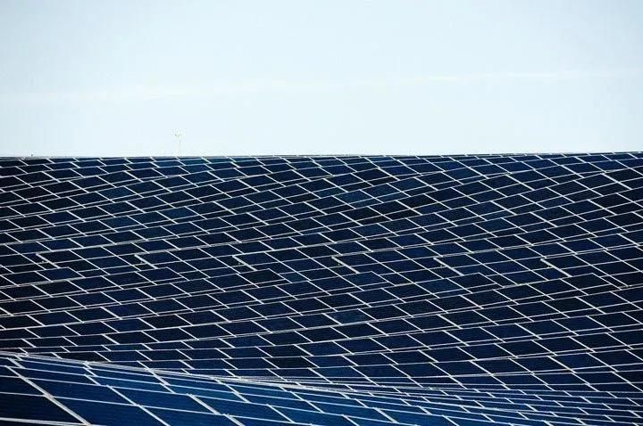 parc de panneaux solaires photovoltaïques