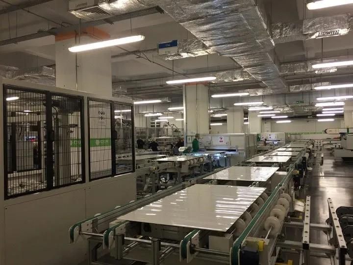 fabrication panneau solaire usine