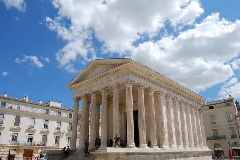maison carrée nîmes