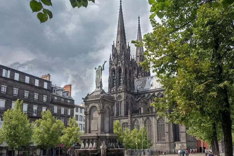 cathedrale clermont ferrand