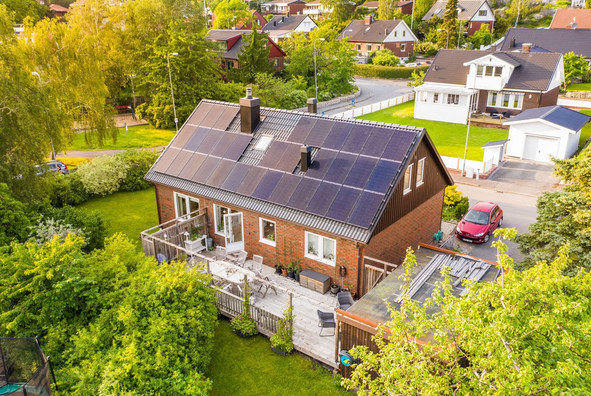 maison avec panneaux photovoltaiques